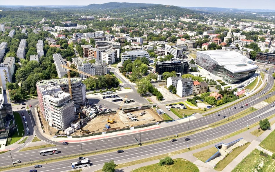 Kto inny będzie mógł być właścicielem gruntu, a kto inny tego, co jest pod czy nad ziemią.