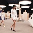 Pokaz Chanel haute couture 2023: baśniowa parada w królestwie zwierząt