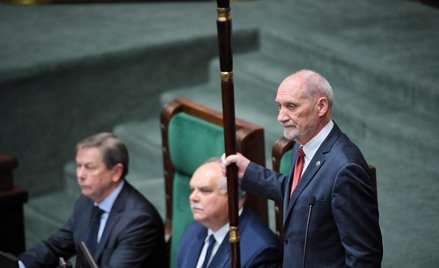 Marszałek senior Antoni Macierewicz otworzył obrady Sejmu po wyborach w roku 2019