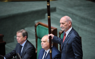 Marszałek senior Antoni Macierewicz otworzył obrady Sejmu po wyborach w roku 2019