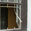 Pokonanie przeszkody siłą, także wypchnięcie okna, to włamanie