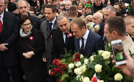 Donald Tusk podkreśla ostatnio znaczenie zjednoczenia opozycji. Na zdjęciu: były premier i działacze