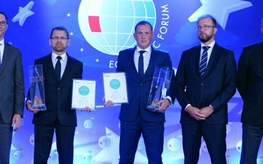Nagrody CE Top 500 Index of Succes odebrali: Przemysław Lutkiewicz, wiceprezes LPP (drugi z lewej), 