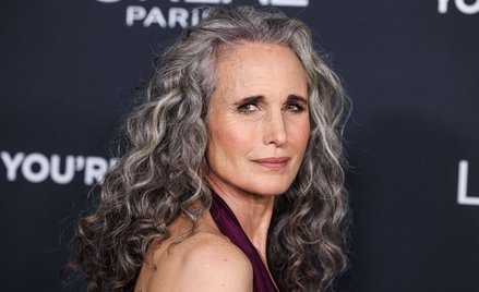 Największą popularność przyniosła Andie MacDowell rola w filmie „Cztery wesela i pogrzeb"