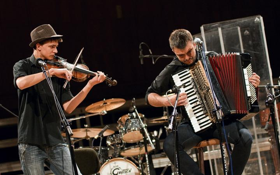 Bubliczki Cashubian Klezmer Band. Jury festiwalu Polskiego Radia przyznało im swą nagrodę, narzekało