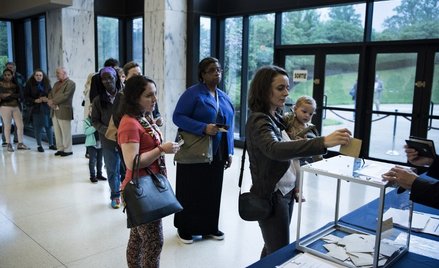 Dr Jurczyszyn: Francuzi nie ufają politykom