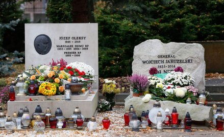 Dawni działacze PRL (na zdj. grób gen. Wojciecha Jaruzelskiego) nie będą już chowani na Powązkach Wo