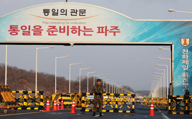 Przejście graniczne między Koreą Południową a Północną w miejscowości Paju