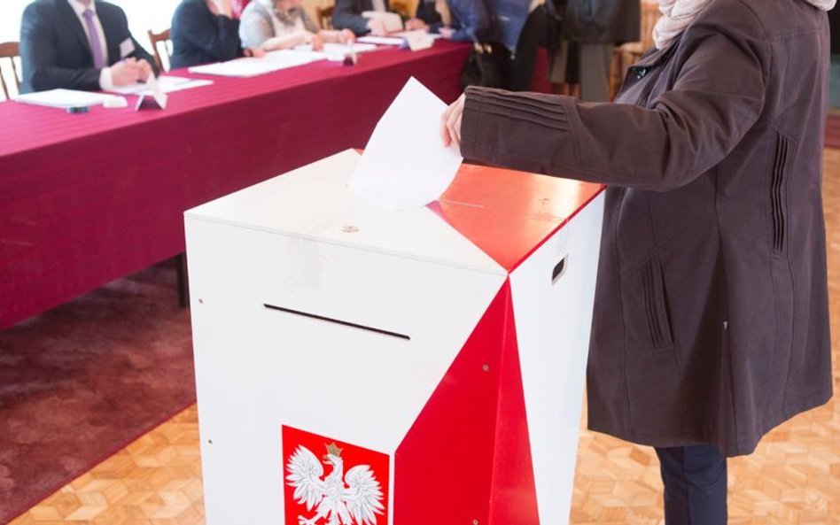 Znów kłopoty z kartami do głosowania
