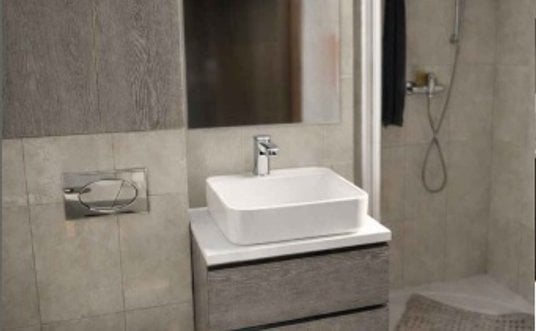 Inny przykład aranżacji łazienki w hotelu sejmowym wg. Davinci Studio. Architekci: Justyna Kwaśnik-P