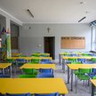 Na pierwszy rzut oka statystyki szkół podstawowych wydają się przeczyć demografii.