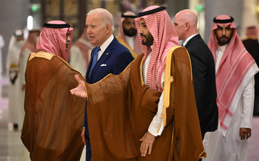 Prezydent Stanów Zjednoczonych Joe Biden i następca saudyjskiego tronu książę Mohammed bin Salman