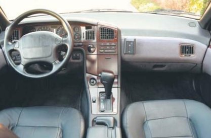 Wóz ma stały napęd na obie osie, automatyczną skrzynię i 230-konny silnik.