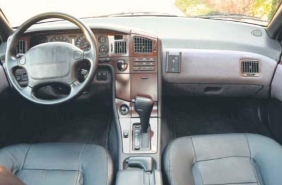 Wóz ma stały napęd na obie osie, automatyczną skrzynię i 230-konny silnik.