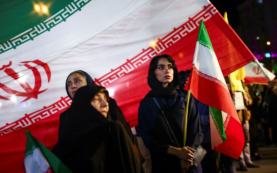 Ceremonia pogrzebowa szefa wywiadu irańskiej Straży Rewolucyjnej, Madżida Chademiego