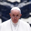 Papież Franciszek w szpitalu. Zostanie poddany operacji