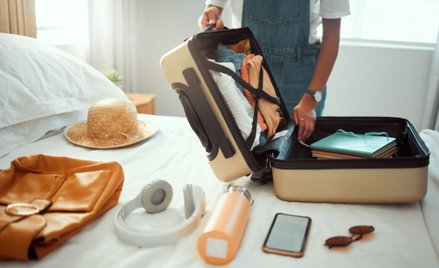 „Nie pakuj się w kłopoty” – Urząd Lotnictwa Cywilnego szkoli z zasad przewożenia bagażu