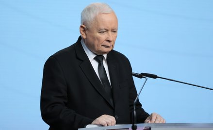 Prezes PiS Jarosław Kaczyński musiał zrobić krok w tył i przeprosić się z buntownikami w Małopolsce.