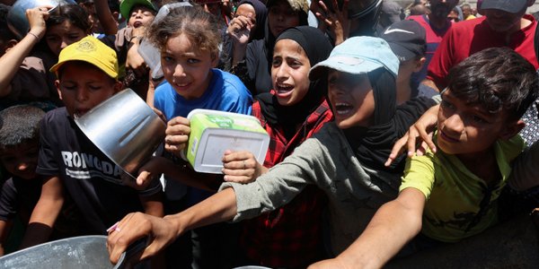 Izraelski atak na czekających na pomoc. Kilkadziesiąt ofiar. Palestyńczycy umierają z głodu
