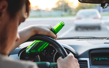 Łotwa przekaże Ukrainie 150 skonfiskowanych aut pijanym kierowcom