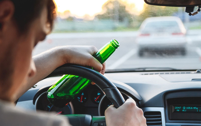 Łotwa przekaże Ukrainie 150 skonfiskowanych aut pijanym kierowcom