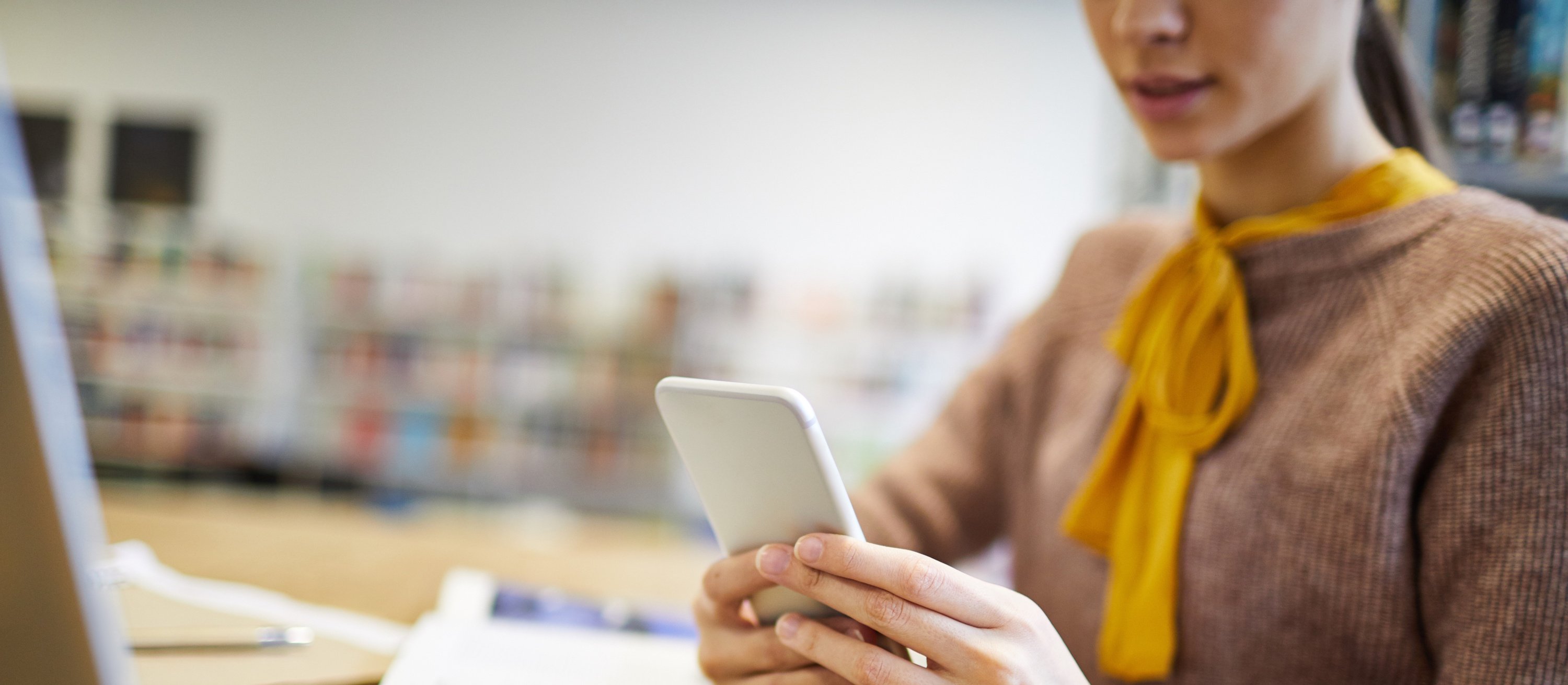 Niebezpieczne oglądanie „shortsów”. Ekspertka o tym, jak przestraja mózg