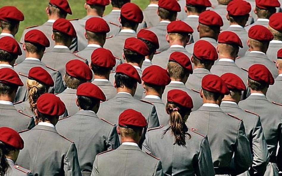 Musztra poborowych w koszarach Augustdorf, kwiecień 2007 r. Jak wyglądały ich „otrzęsiny”?
