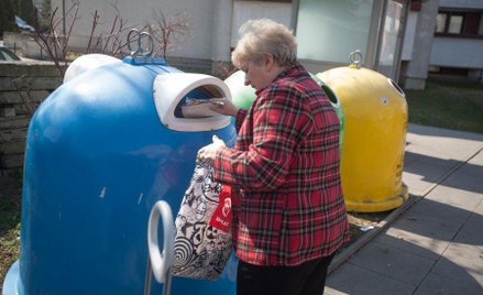 Warszawa obniża stawki za śmieci