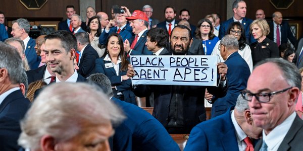 Amerykański kongresmen usunięty z sali podczas orędzia Trumpa. „Czarni nie są małpami”