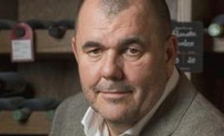 Jerzy Mazgaj, prezes zarządu Delikatesów Alma miło&#347;nik cygar, dobrych trunków i wybornej kuchni