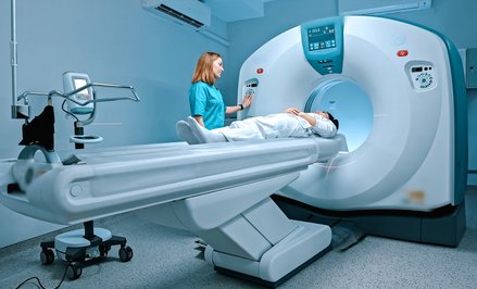 Pacjent, który będzie leżał w szpitalu 3-4 dni po to, żeby mieć zrobione tomografię, endoskopię czy 