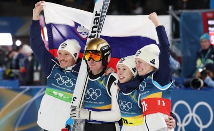 Złoci Słoweńcy: Nika Vodan, Anže Lanišek, Domen Prevc i Nika Prevc