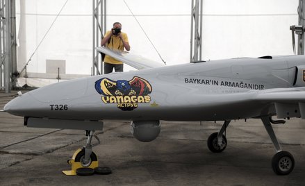 Dron bojowy Bayraktar TB2, na który zbierali obywatele Litwy, nazwany przez darczyńców Vanagas (Jast