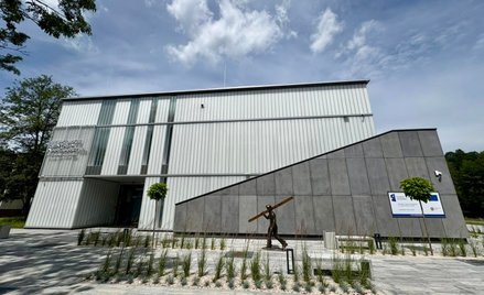 Budynek Beskidzkiego Centrum Narciarstwa im. Adama Małysza w Wiśle