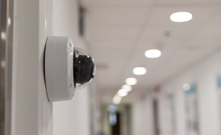 Karmiące matki nie wiedziały o kamerach. Szpital zapłaci ponad 1,1 mln zł kary