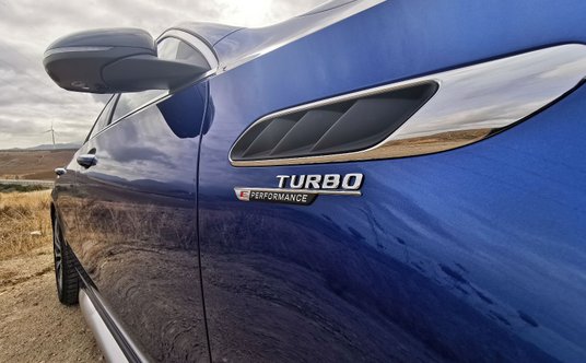 Mercedes-AMG C 63S E-Performance