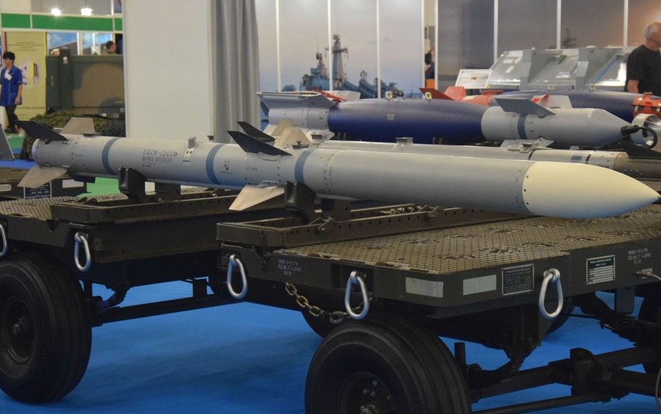 Szkolny imitator CATM-120C, wystawiony przez DG RSZ na MSPO 2019...