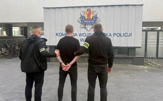 Podejrzani usłyszeli zarzut pobicia na tle narodowościowym