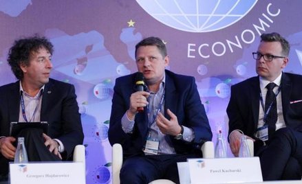 Na zdjęciu od lewej: Grzegorz Hajdarowicz, Paweł Kucharski, Dariusz Pietrzak