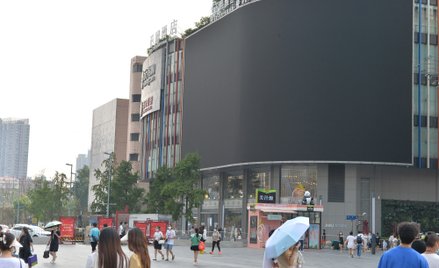 Chiny zwiększają zakupy w Rosji. Korzystają z taniej ropy i węgla