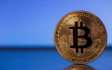 Bitcoin: obrót e-walutą zwolniony z podatku VAT