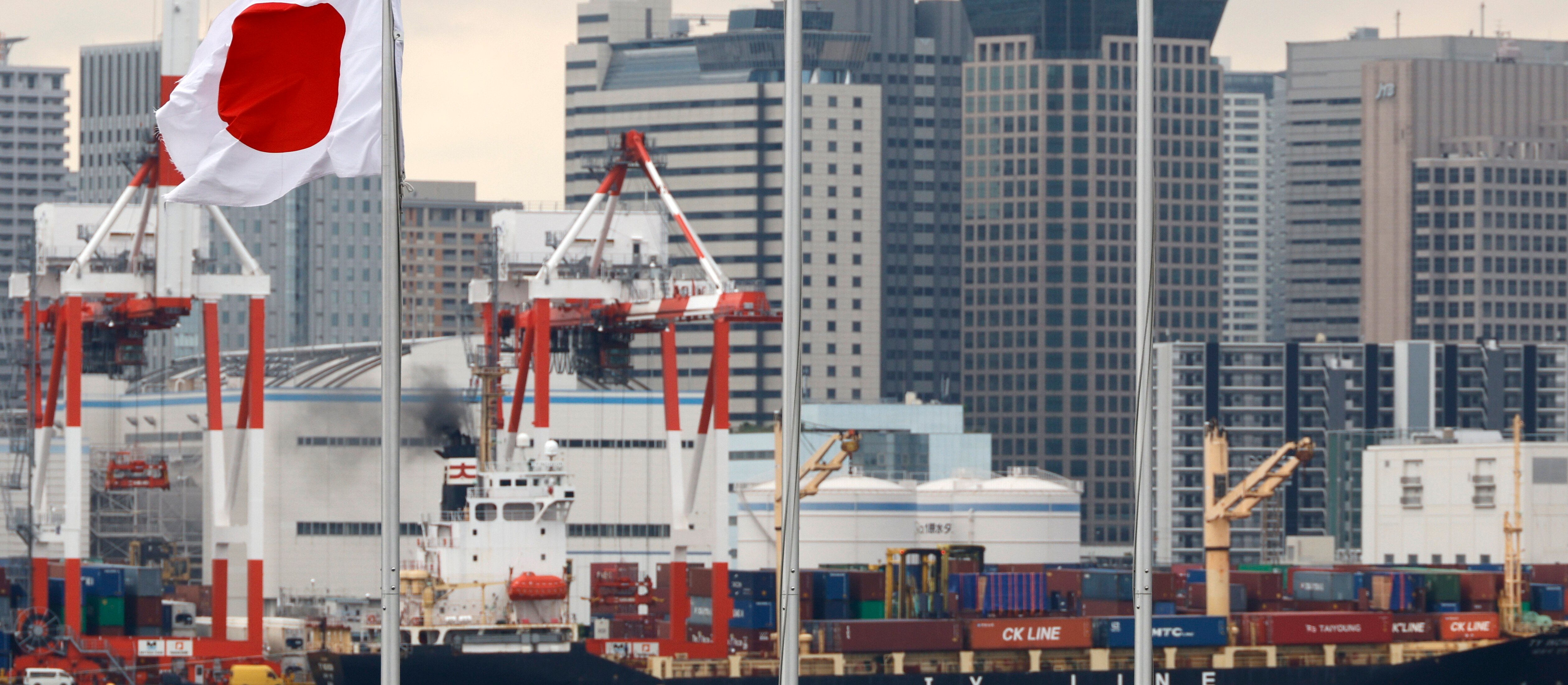 Japoński PKB się skurczył, ale rynki liczą na stymulację