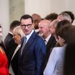 Premier Morawiecki w otoczeniu nowego rządu