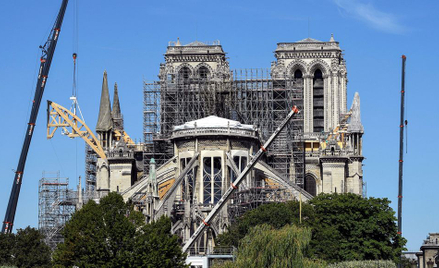 Robotnicy wrócili do Notre Dame. Nowe środki bezpieczeństwa