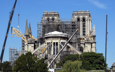 Robotnicy wrócili do Notre Dame. Nowe środki bezpieczeństwa