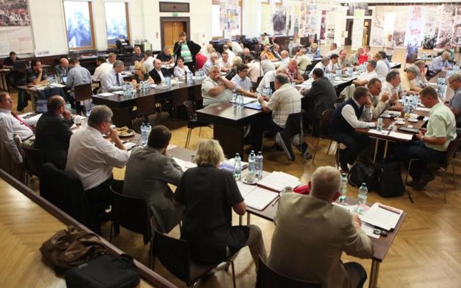 Nie jest dopuszczalne wybranie takiego składu komisji, w którym pominięty zostałby przedstawiciel ch