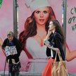 Moskwa stała się zamożną, dekadencką i okazjonalnie buntowniczą enklawą, różniącą się od innych regi