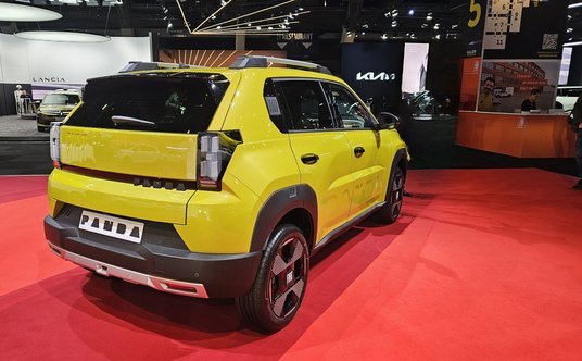 Fiat Grande Panda wygląda znakomicie. Będzie dostępny nie tylko w wersji elektrycznej i jeśli tylko 
