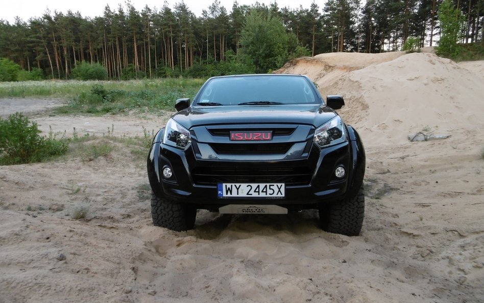 Isuzu D-Max Arctic Trux: Mały Monster Truck