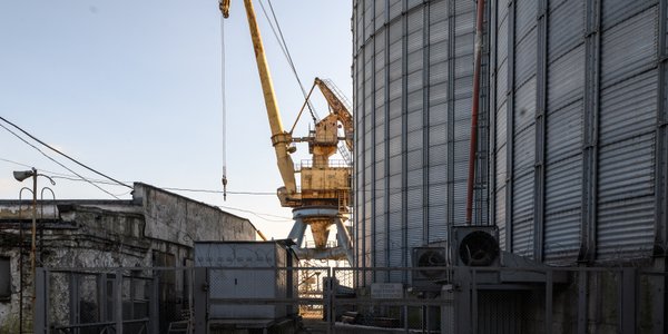 Ukraina uderza w rosyjskie transporty na Morzu Azowskim — ceny pszenicy rosną